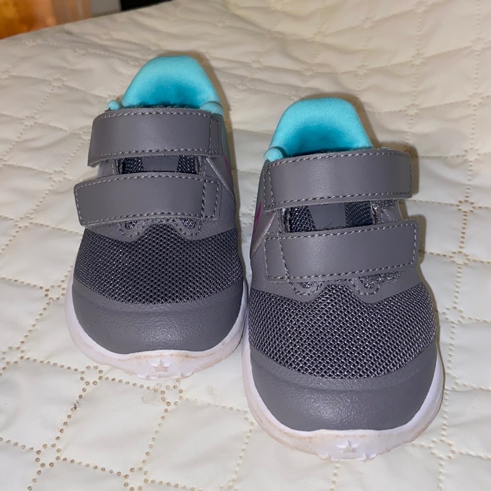 Nike girls shoes - 4